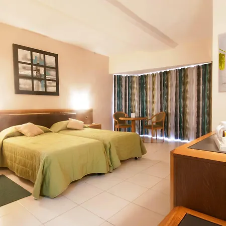 호텔 디플로맷 4*